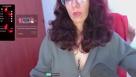 Snapshot of thecherry_paulette chatting on February 21, 2025, 2:39 am Paulette online show from February 21, 2025, 2:39 am