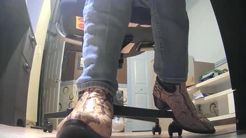 thecowboy_74 online show from October 25, 2025, 3:36 am