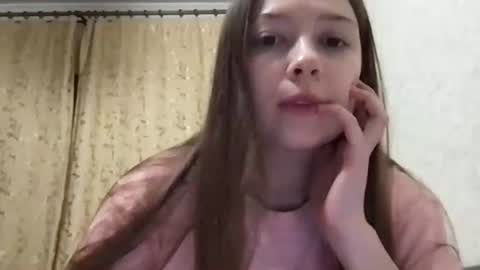 Snapshot of thecrystal chatting on April 1, 2026, 5:10 pm Crystal online show from April 1, 2026, 5:10 pm