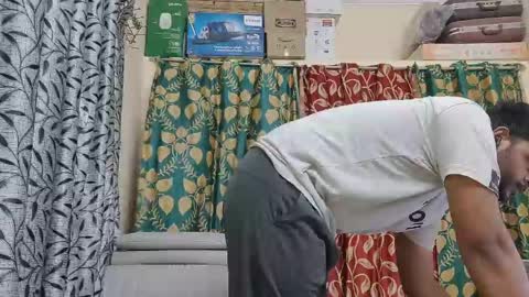 thecuteboyy online show from May 13, 2026, 4:04 pm