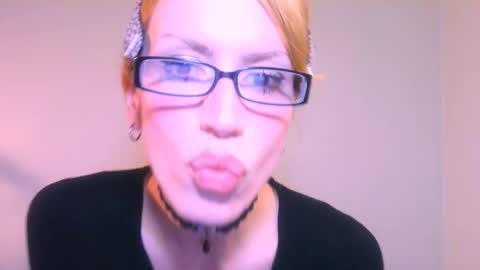 Snapshot of thedollxxxperience chatting on December 5, 2025, 3:41 pm Yolanda online show from December 5, 2025, 3:41 pm