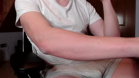 Snapshot of thedome372 chatting on January 28, 2025, 8:26 pm thedome372 online show from January 28, 2025, 8:26 pm