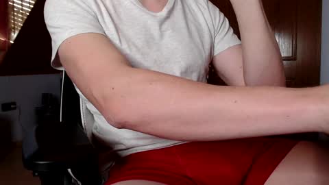 Snapshot of thedome372 chatting on February 1, 2025, 8:39 am thedome372 online show from February 1, 2025, 8:39 am