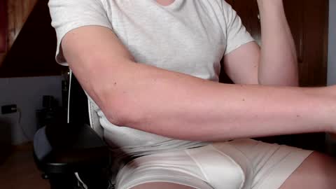 Snapshot of thedome372 chatting on February 3, 2025, 9:41 am thedome372 online show from February 3, 2025, 9:41 am