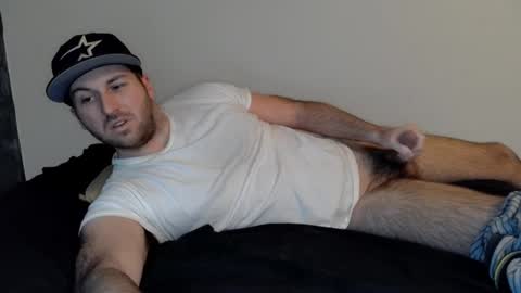 Snapshot of theetwohander chatting on February 14, 2025, 3:47 pm Theetwohander online show from February 14, 2025, 3:47 pm