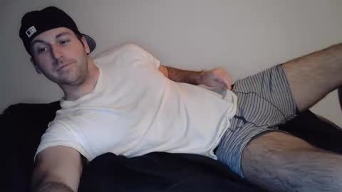 Snapshot of theetwohander chatting on March 5, 2025, 4:02 am Theetwohander online show from March 5, 2025, 4:02 am