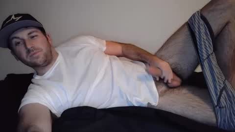 Snapshot of theetwohander chatting on March 9, 2025, 11:36 am Theetwohander online show from March 9, 2025, 11:36 am