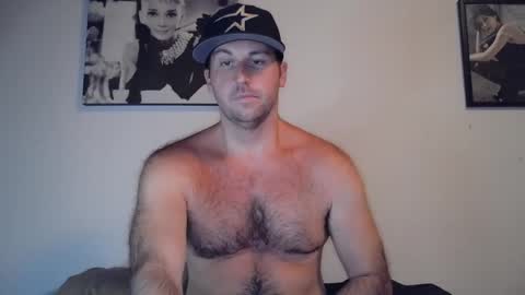 Snapshot of theetwohander chatting on September 17, 2025, 1:29 am Theetwohander online show from September 17, 2025, 1:29 am