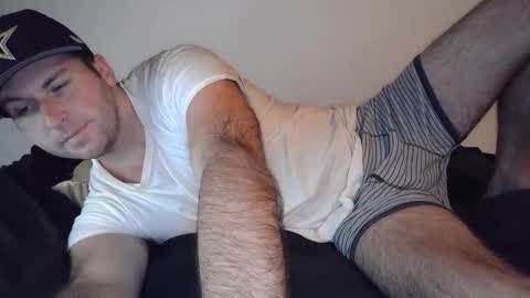 Snapshot of theetwohander chatting on October 21, 2025, 2:01 am Theetwohander online show from October 21, 2025, 2:01 am