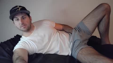 Theetwohander online show from December 21, 2025, 4:19 am