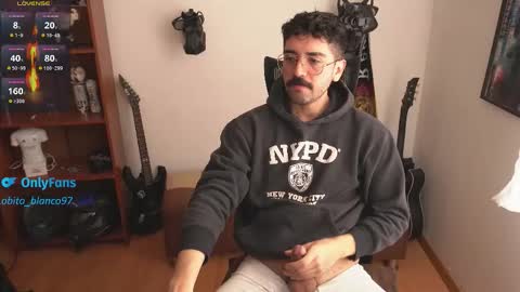 Snapshot of thefckingwolf chatting on November 18, 2025, 3:38 pm Wolf Independent model online show from November 18, 2025, 3:38 pm