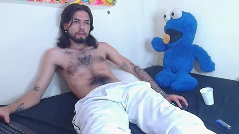 independent Model online show from January 27, 2025, 11:33 pm