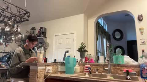 Snapshot of thegabzilla chatting on October 31, 2025, 9:49 pm thegabzilla online show from October 31, 2025, 9:49 pm