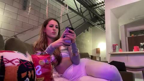 Snapshot of thegabzilla chatting on January 6, 2026, 12:36 am thegabzilla online show from January 6, 2026, 12:36 am