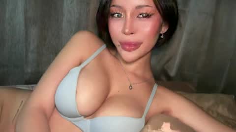 Elle  dont forget to folloW me and thumbs up online show from June 27, 2026, 1:06 pm