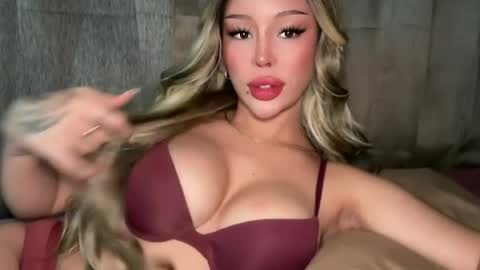Elle  dont forget to folloW me and thumbs up online show from July 14, 2026, 6:51 am