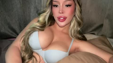 Elle  dont forget to folloW me and thumbs up online show from July 17, 2026, 4:30 am