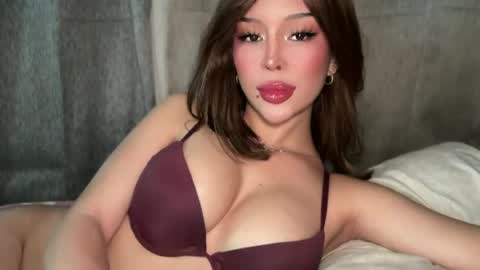 Elle  dont forget to folloW me and thumbs up online show from August 4, 2026, 10:29 am