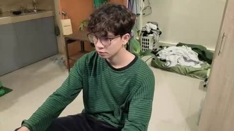 Green online show from March 3, 2026, 6:47 pm