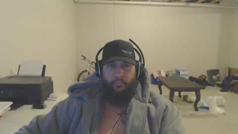 Snapshot of thehawaiian93 chatting on January 18, 2025, 6:34 am thehawaiian93 online show from January 18, 2025, 6:34 am