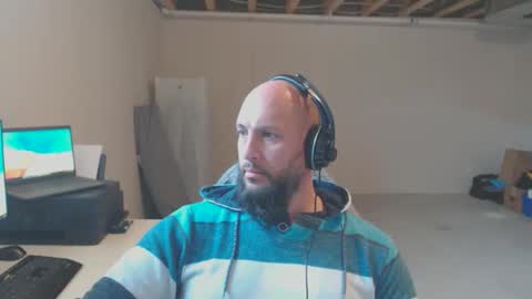 thehawaiian93 online show from April 28, 2026, 6:57 pm