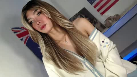 Snapshot of thehornygirl_laisa chatting on June 25, 2026, 11:37 am laisa online show from June 25, 2026, 11:37 am