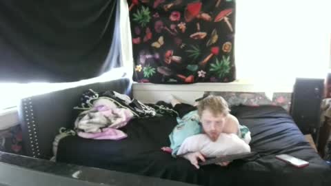 fuzzyfox online show from September 25, 2025, 4:00 pm