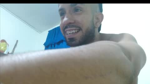 Snapshot of thehousedog chatting on May 23, 2026, 3:01 am thehousedog online show from May 23, 2026, 3:01 am