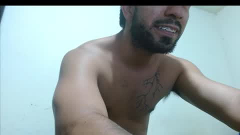 Snapshot of thehousedog chatting on June 3, 2026, 2:47 am thehousedog online show from June 3, 2026, 2:47 am
