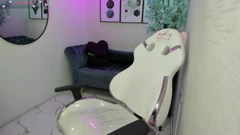 Theia  online show from February 25, 2026, 12:37 pm