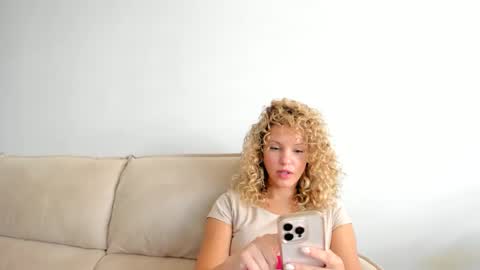 Snapshot of theislandgirl chatting on December 2, 2024, 5:59 pm Lily Marie online show from December 2, 2024, 5:59 pm