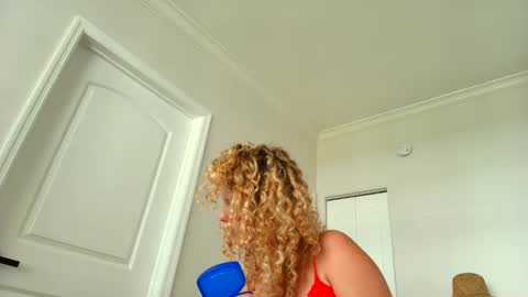 Snapshot of theislandgirl chatting on March 3, 2025, 8:11 pm Lily Marie online show from March 3, 2025, 8:11 pm