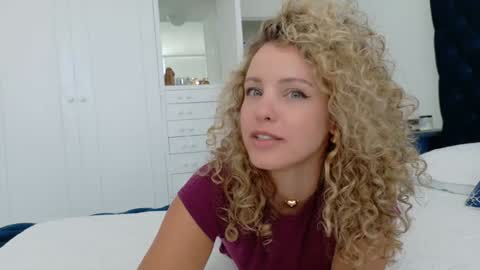 Snapshot of theislandgirl chatting on September 11, 2025, 6:19 pm Lily Marie online show from September 11, 2025, 6:19 pm