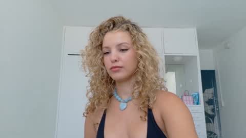 Lily Marie online show from May 1, 2026, 3:49 pm