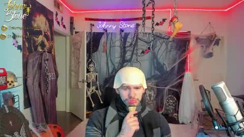 Snapshot of thejohnnystone chatting on October 29, 2025, 12:13 am Johnny Stone online show from October 29, 2025, 12:13 am