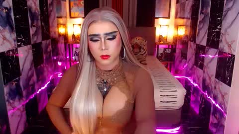 Paula online show from November 28, 2025, 2:03 am