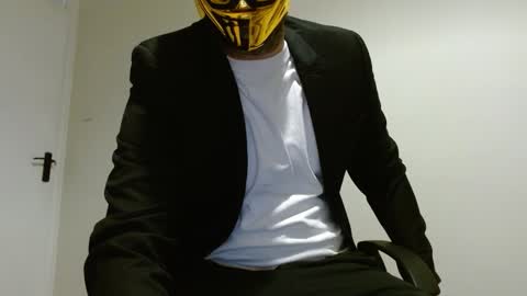 Snapshot of themaskedlondoner chatting on March 4, 2026, 7:20 pm The Masked Londoner online show from March 4, 2026, 7:20 pm