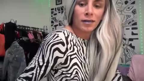 Lucy Lucy online show from January 18, 2026, 10:13 pm