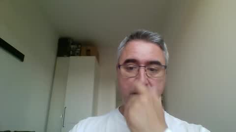 Snapshot of themohican chatting on May 11, 2026, 11:38 am Themohican online show from May 11, 2026, 11:38 am