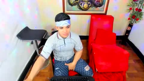 themuscularvenezuelanman online show from March 6, 2026, 3:25 am