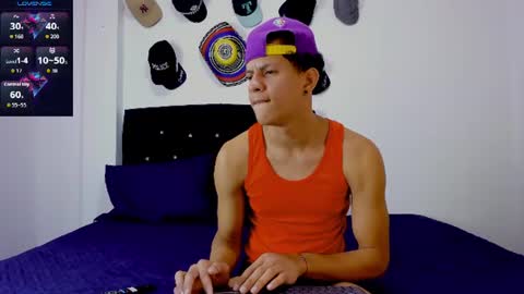 Snapshot of theo_bigcock_ chatting on July 8, 2026, 6:56 pm Theo online show from July 8, 2026, 6:56 pm