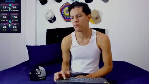 Snapshot of theo_bigcock_ chatting on July 16, 2026, 6:47 pm Theo online show from July 16, 2026, 6:47 pm
