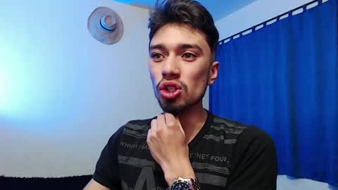 Snapshot of theo_stone04 chatting on November 21, 2025, 5:33 pm Theo online show from November 21, 2025, 5:33 pm