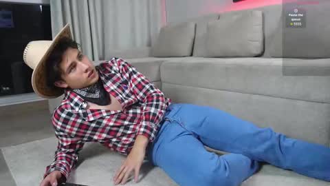 Snapshot of theohawke_ chatting on November 25, 2025, 11:16 pm THEO- MATEO online show from November 25, 2025, 11:16 pm