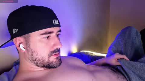 Snapshot of theoravi chatting on December 22, 2025, 3:36 am Theo Ravi online show from December 22, 2025, 3:36 am