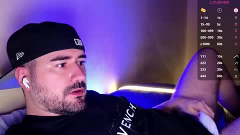 Snapshot of theoravi chatting on February 1, 2026, 4:44 am Theo Ravi online show from February 1, 2026, 4:44 am