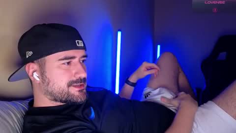 Snapshot of theoravi chatting on March 22, 2026, 3:43 am Theo Ravi online show from March 22, 2026, 3:43 am