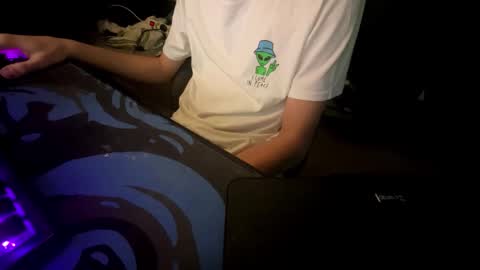 theothede19cm online show from November 19, 2025, 3:01 pm