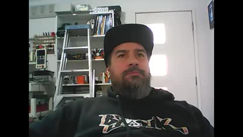 aussiebeard online show from September 15, 2025, 1:27 am