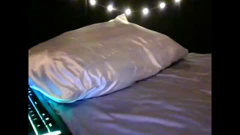 Snapshot of thepeachprincess chatting on February 19, 2025, 5:16 pm the peach princess online show from February 19, 2025, 5:16 pm